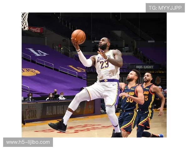 浓眉哥30分领衔湖人逆转胜勇士 詹姆斯与库里对决成焦点