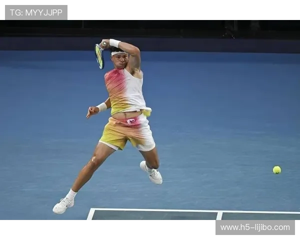 网球赛季精彩回顾：顶级选手争霸赛场 新星崛起